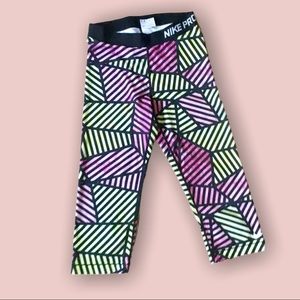 Nike Pro Capri Geometric Pink Leggings Size M